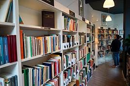 Una tienda de libros y aparatos electrónicos de Salamanca.