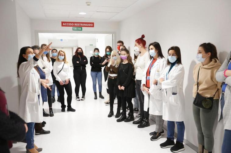 La opinión de futuros sanitarios húngaros: “El Hospital de Salamanca parece de película”