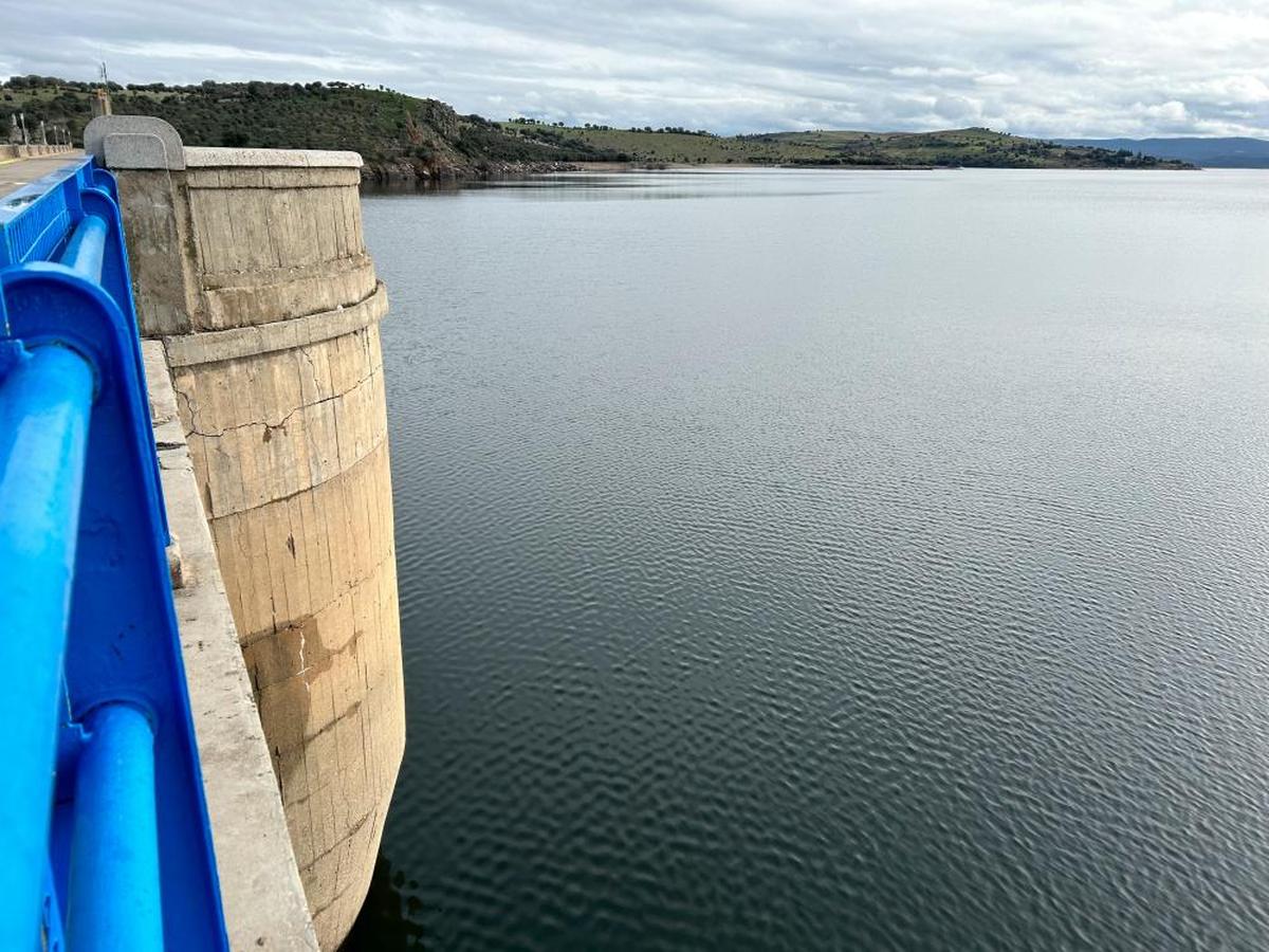 Embalse de Santa Teresa, en la tarde de ayer con 386 hectómetros cúbicos de los 496 posibles. De él saldrá el agua para el riego de La Armuña.