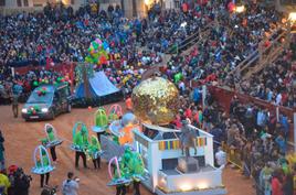 Los extraterrestres invaden el Sol de Ciudad Rodrigo y se pasean por la Plaza