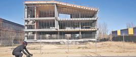 El edificio inacabado del Parque Científico de la Universidad de Salamanca se sitúa entre el inmueble M2 y el Centro de Láseres Pulsados