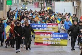 Manifestación en defensa del pueblo ucraniano celebrada por la tarde este domingo en Salamanca. ALMEIDA
