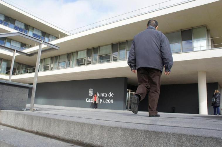 Los funcionarios de la Junta de Castilla y León tendrán las 35 horas a partir del 1 de junio