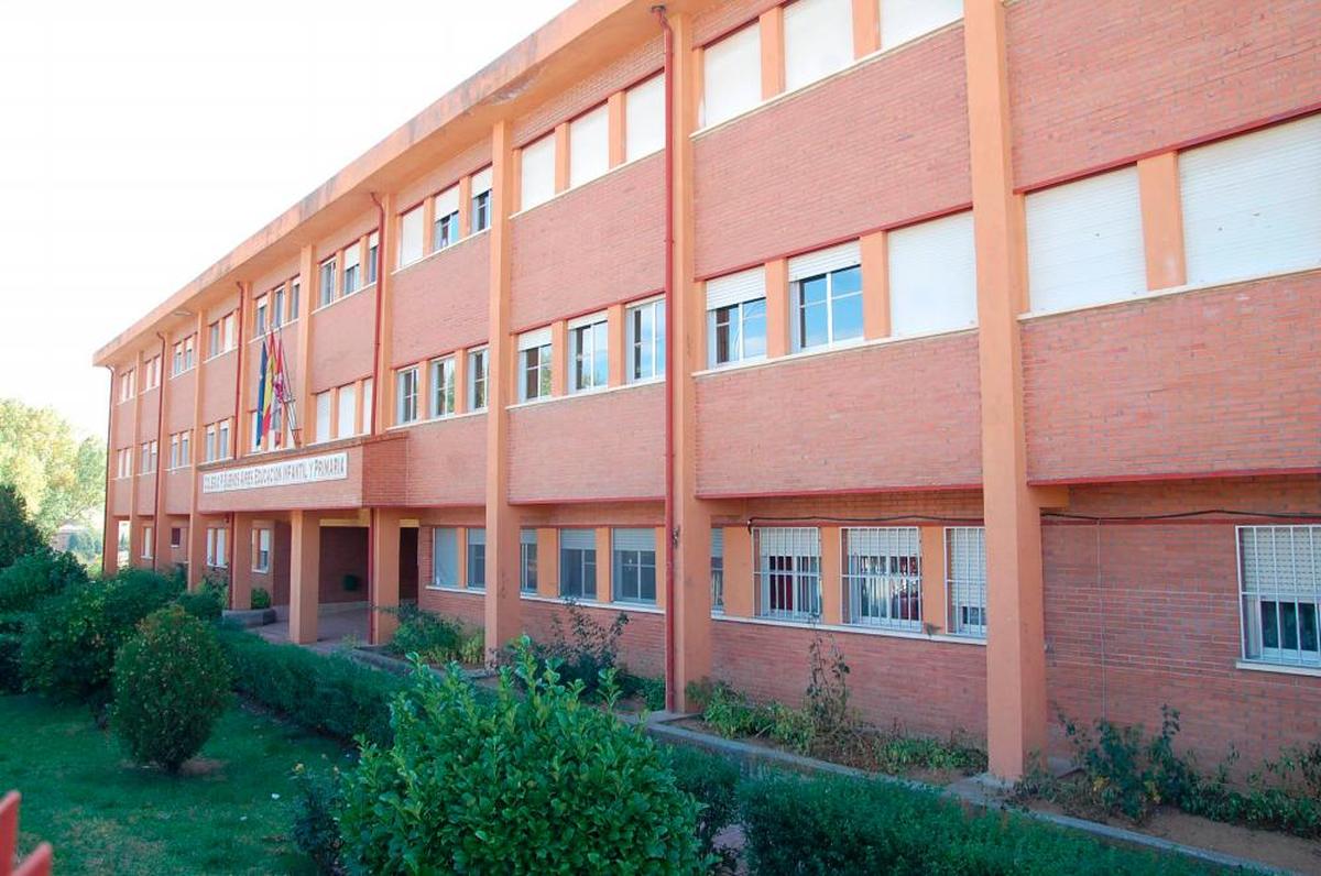 Fachada exterior del Colegio Lazarillo de Tormes.