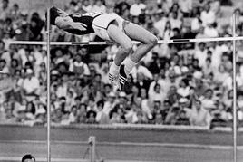 El exatleta estadounidense Dick Fosbury.