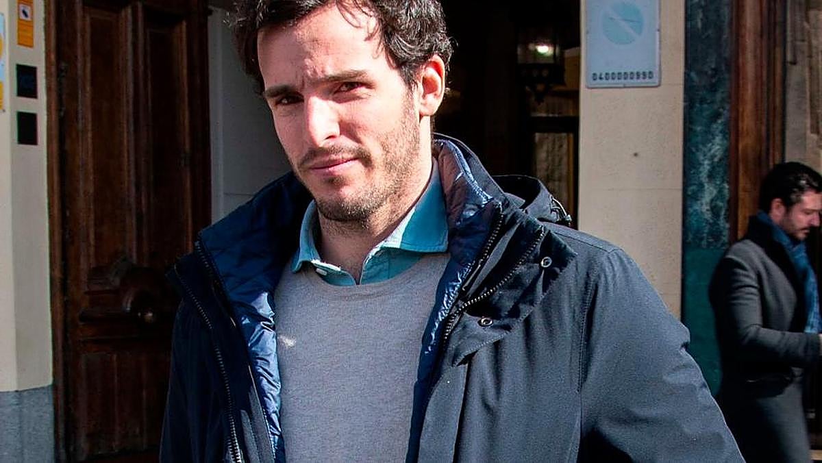 Íñigo Onieva preguntado por la prensa.