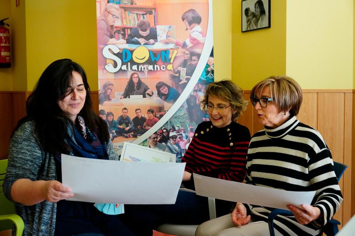 Guadalupe Seisdedos, Elvira Morales y Catalina García, madres de Sergio, Jesús e Irene, con síndrome de Down.