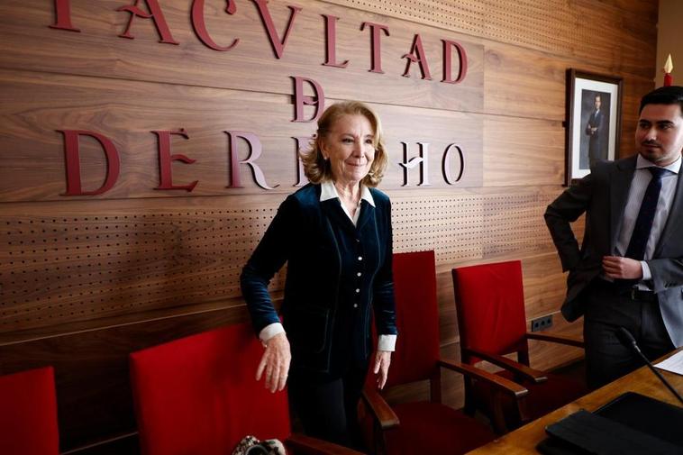 La dura crítica de Esperanza Aguirre en la Universidad de Salamanca: “El PSOE es la gran amenaza de la democracia”