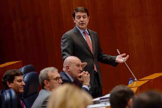 Alfonso Fernández Mañueco en una intervención pasada en las Cortes.