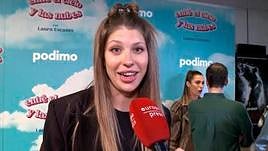 Anita Matamoros contestando a la prensa.