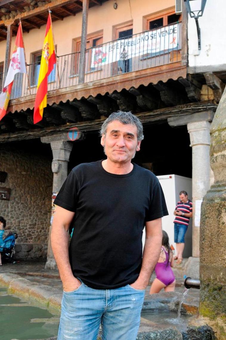 Alfonso Buenaventura, alcalde de San Martín del Castañar: “El economato local tendrá los precios bajos que hay fuera”