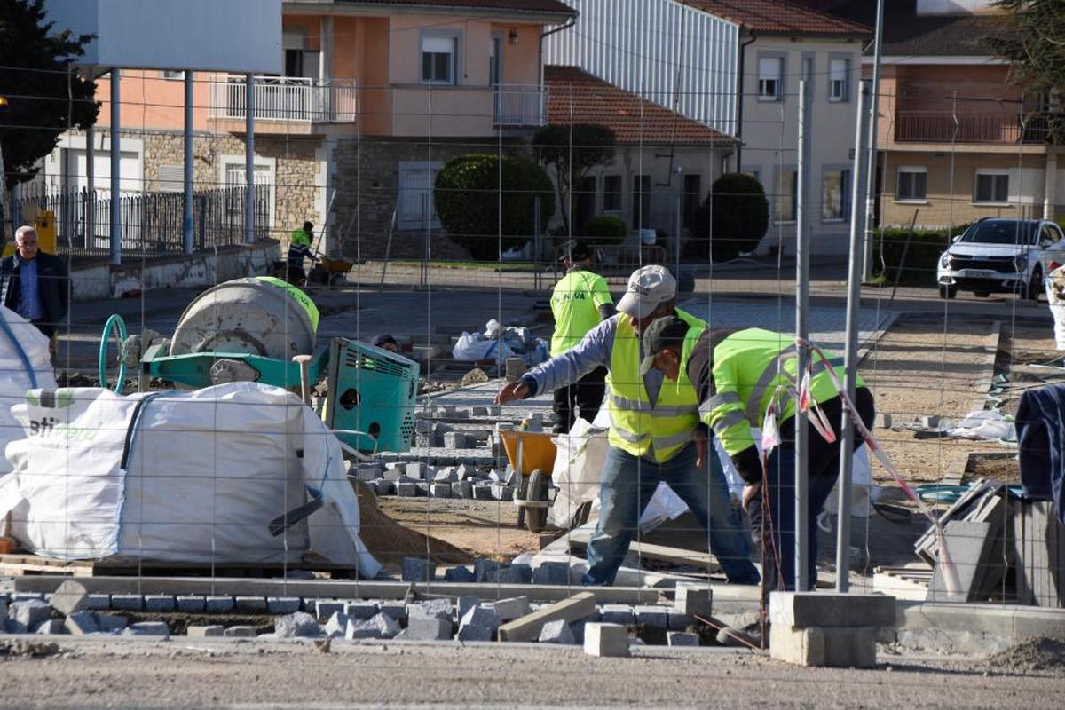 Obras de reurbanización del bulevar de Vitigudino.