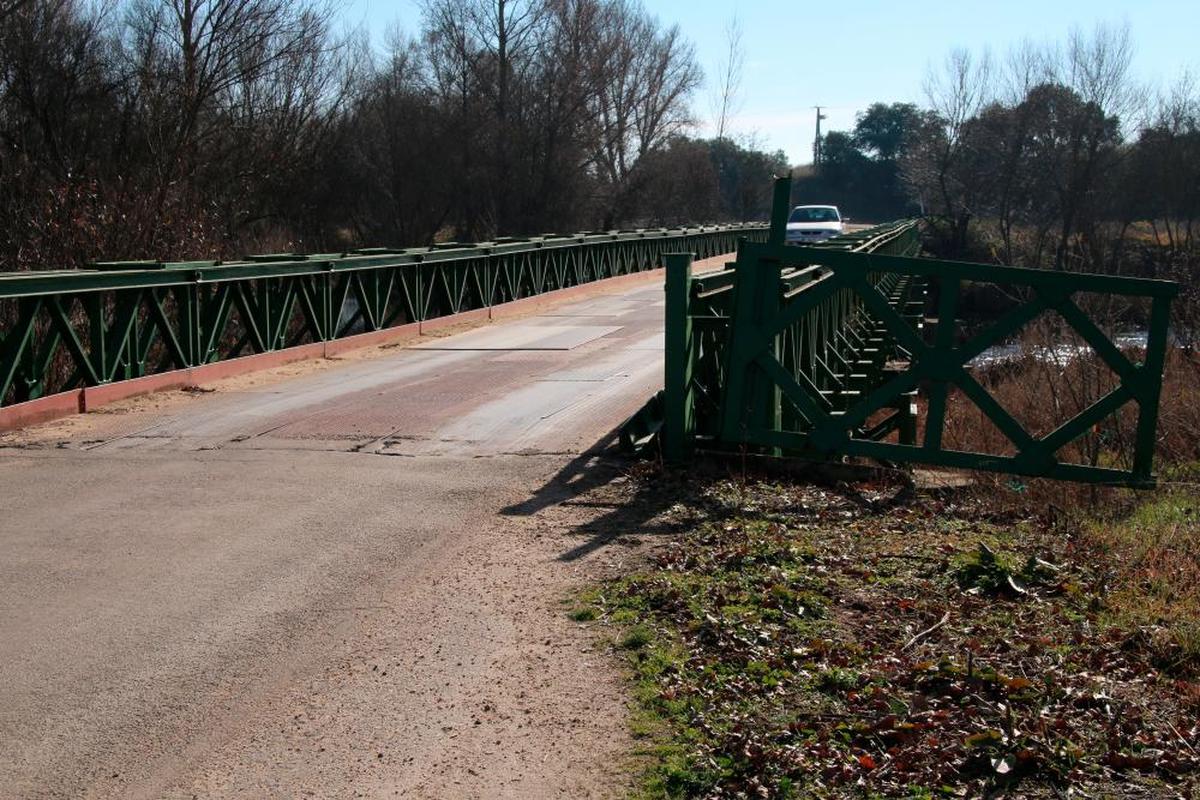 Puente de tipo Bailey situado en Almenara.