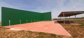 La zona del frontón municipal contará con una nueva pista polideportiva. fotos:eñe