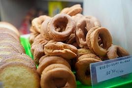 Rosquillas en una de las panaderías del mercado