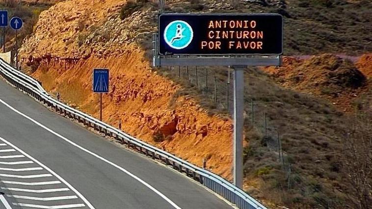 La nueva campaña de la DGT que sorprende a los conductores esta Semana Santa