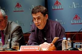 El escritor Sánchez Dragó en un acto de la Fundación Gaceta Regional