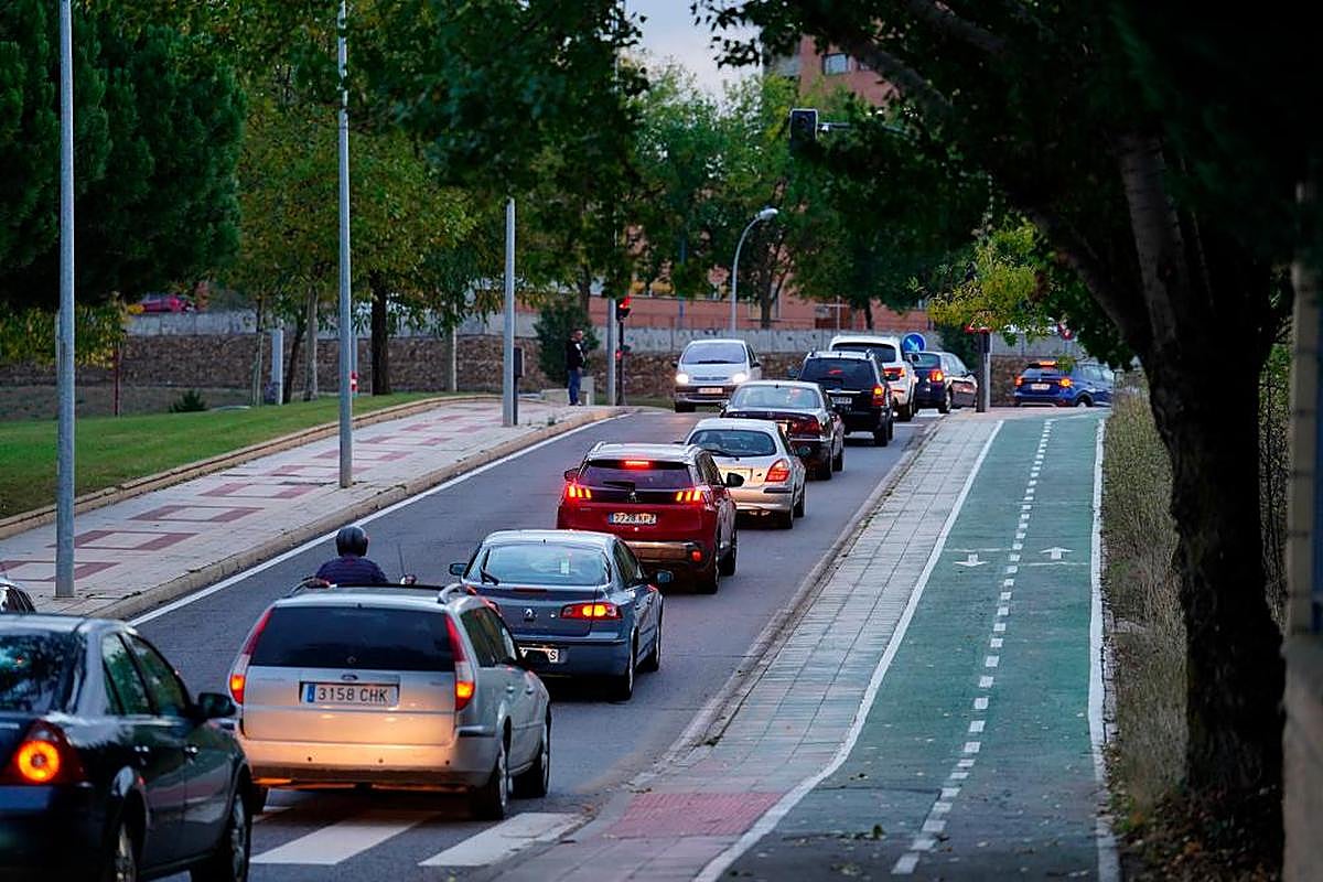 Vehículos circulando por Salamanca