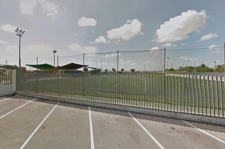 Al hospital otra menor tras recibir un balonazo en la Ciudad Deportiva de Torrevieja