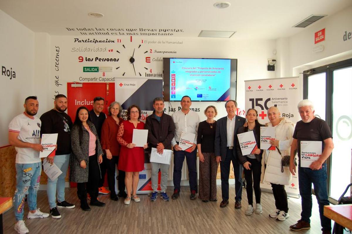 Los participantes en el proyecto, durante la entrega de los certificados