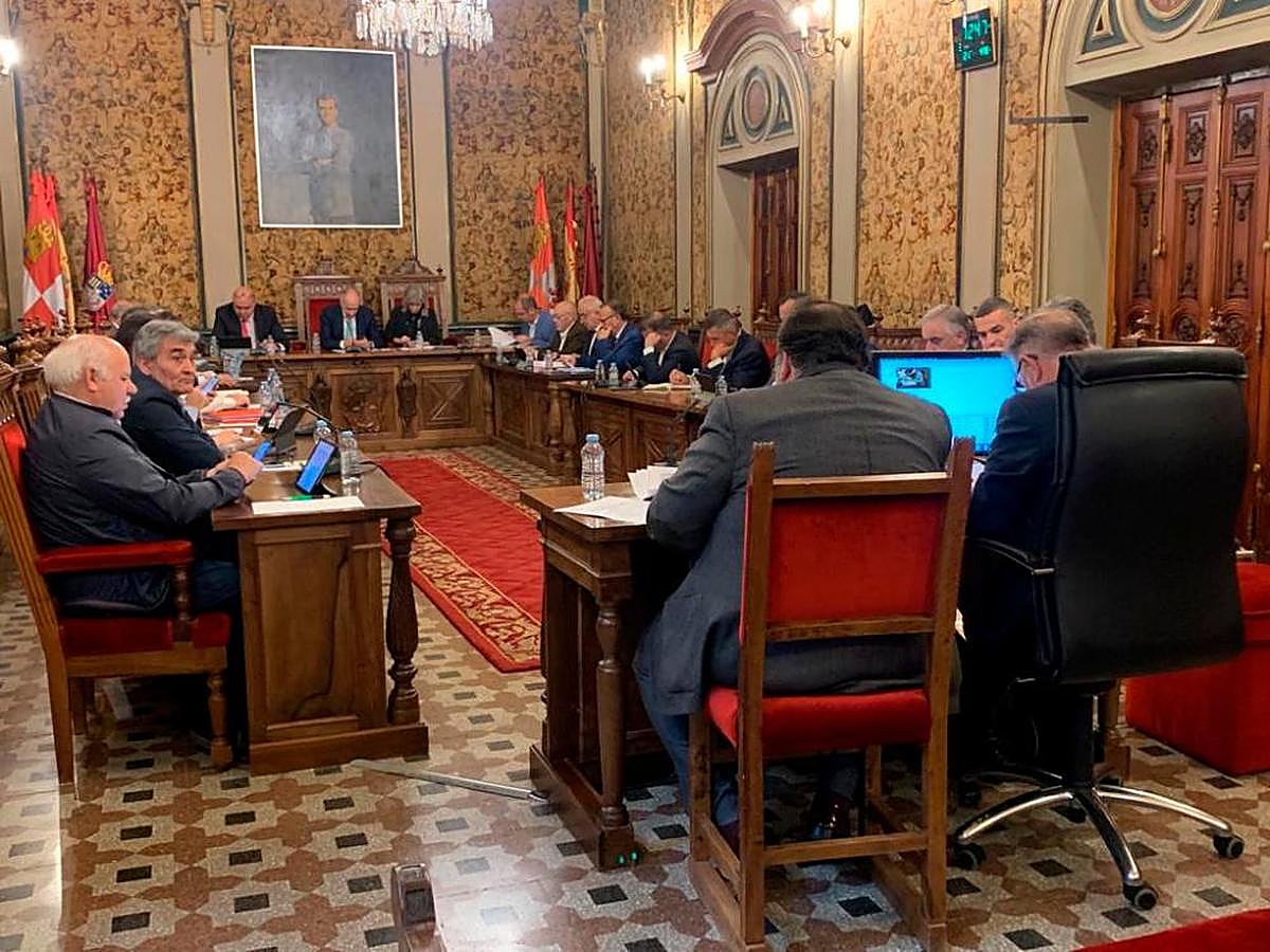 Pleno celebrado en la Diputación de Salamanca.