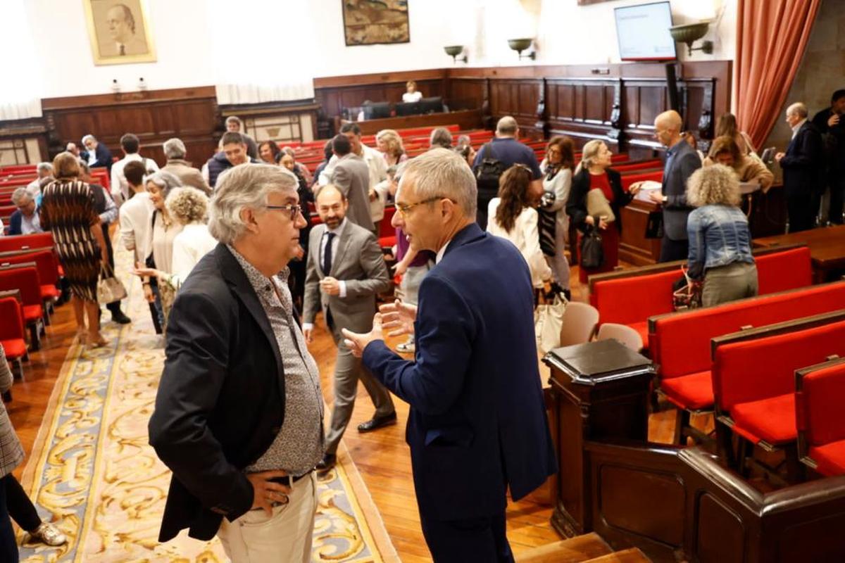 El rector Ricardo Rivero, antes de comenzar el Claustro