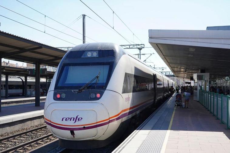 La falta de trenes dificulta la llegada de 2.500 asistentes al Congreso de Traumatología de Salamanca