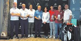 Foto de familia de los ganadores y organizadores del Torneo Adarsa del Circuito Mercedes Trophy 2023