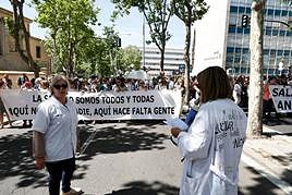 Inicio de la undécima ‘marea blanca’ junto al Virgen de la Vega
