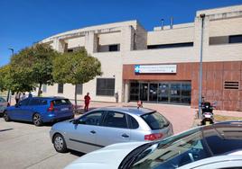 Entrada principal del Centro de Especialidades Médicas de Ciudad Rodrigo.