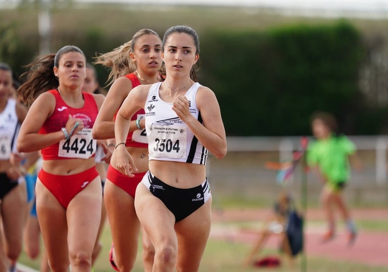 Finales de atletismo en pista de los juegos escolares
