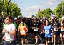 Momentos de la salida de la carrera Cívico-Militar 'San Fernando 2023'