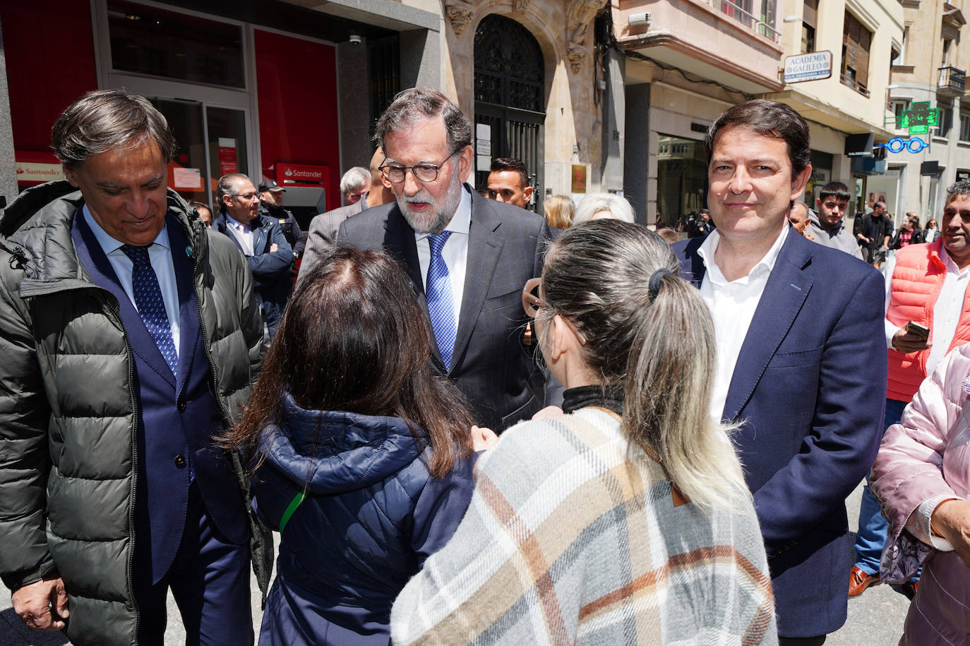 Mariano Rajoy se da un baño de masas en Salamanca