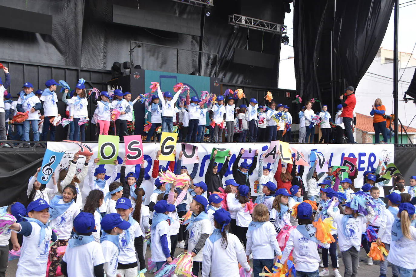 Más de 1.200 niños bailan al son de “El Danzar de los Danzares” en Castellanos