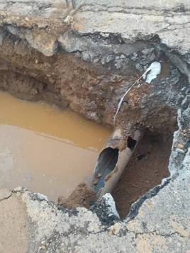 Uno de los último reventones en la calle Mayor de Chamberí.