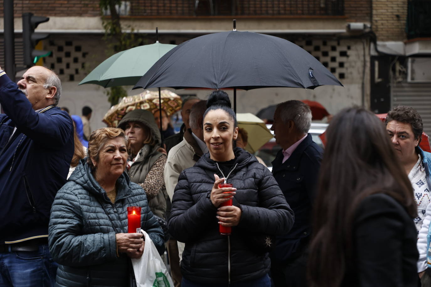 Las calles salmantinas vuelven a mostrar su devoción por el Cristo de los Milagros