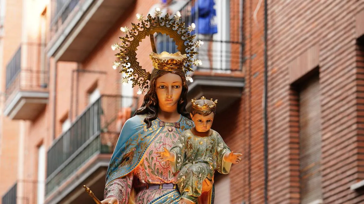 Así ha sido la salida de la procesión de María Auxiliadora en Salamanca