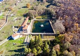 Una vista panorámica del jardín de El Bosque.