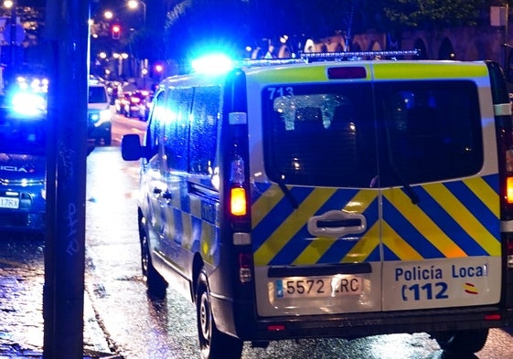 Un motorista herido tras chocar contra un coche en la calle Toledo