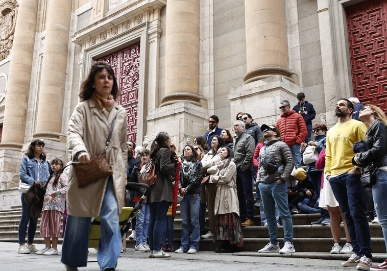Turistas visitando Salamanca