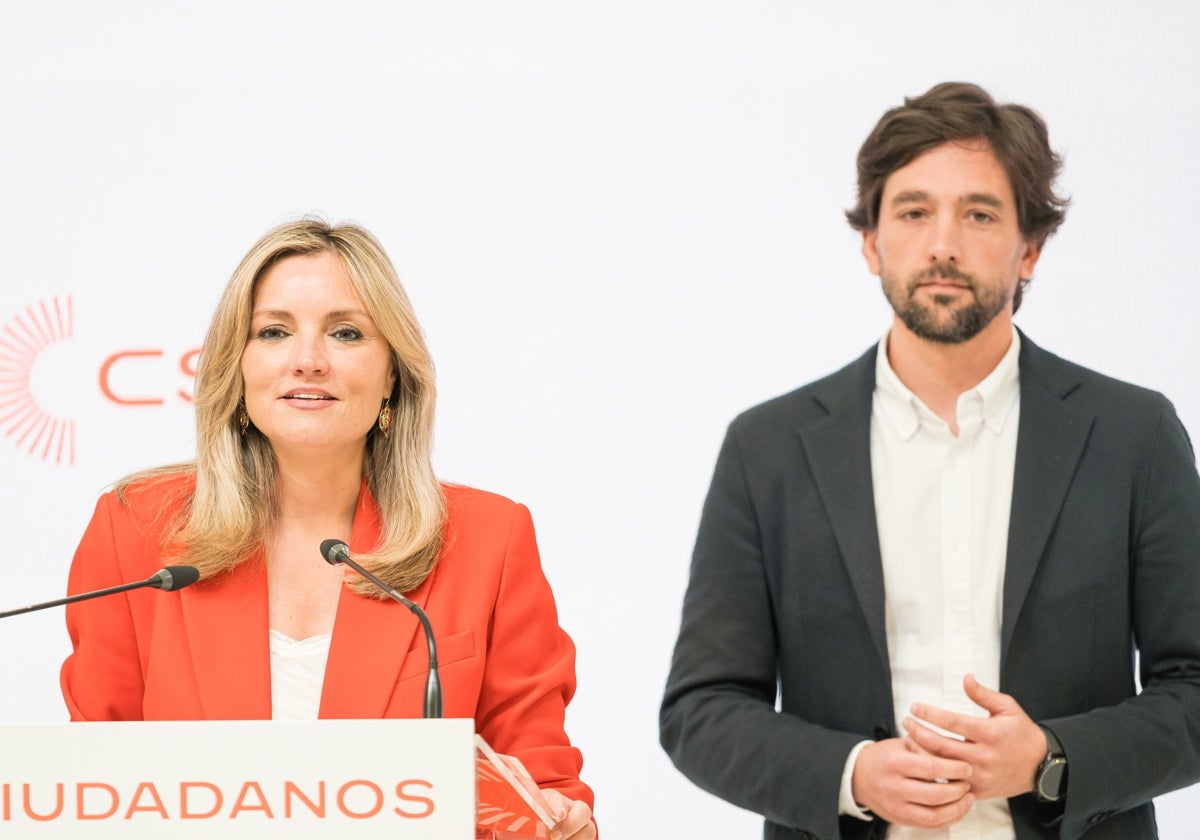 La portavoz de Ciudadanos, Patricia Guasp y el secretario general del partido, Adrián Vázquez