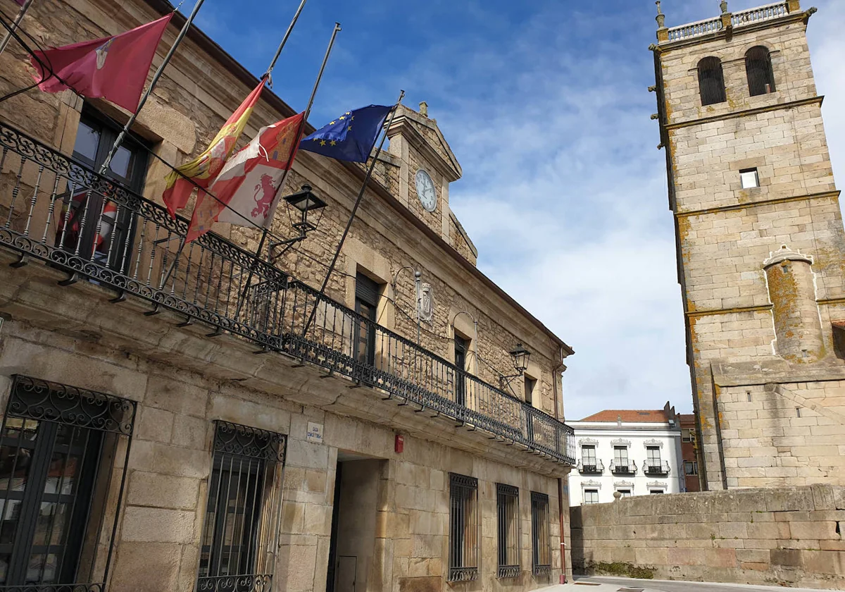 Vista del Ayuntamiento de Vitigudino