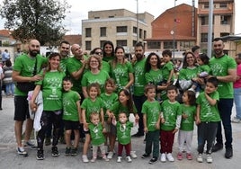 Las peñas de Villares de la Reina dan color al inicio de las fiestas del Corpus