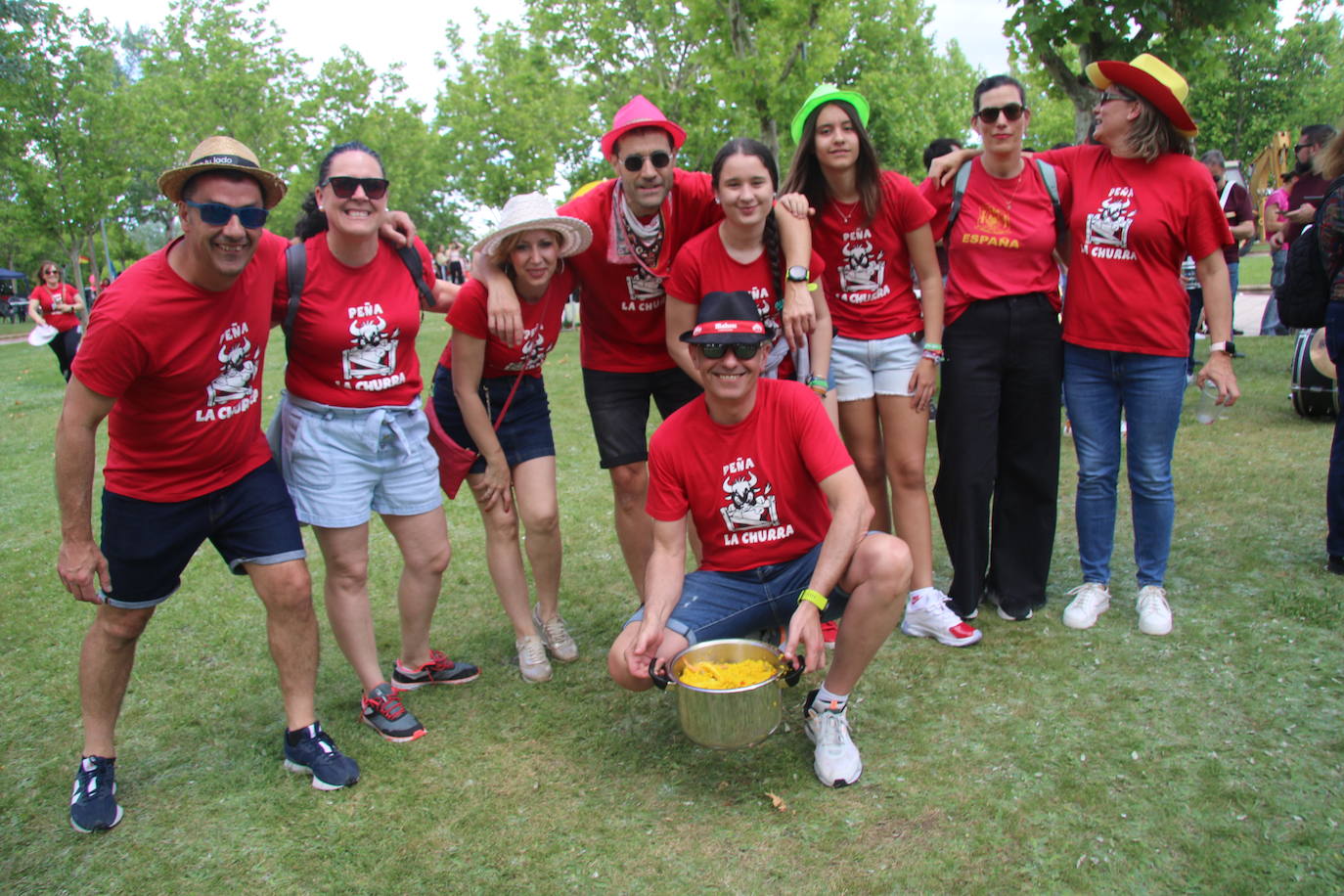 Cabrerizos triunfa con su paella de 5.000 raciones