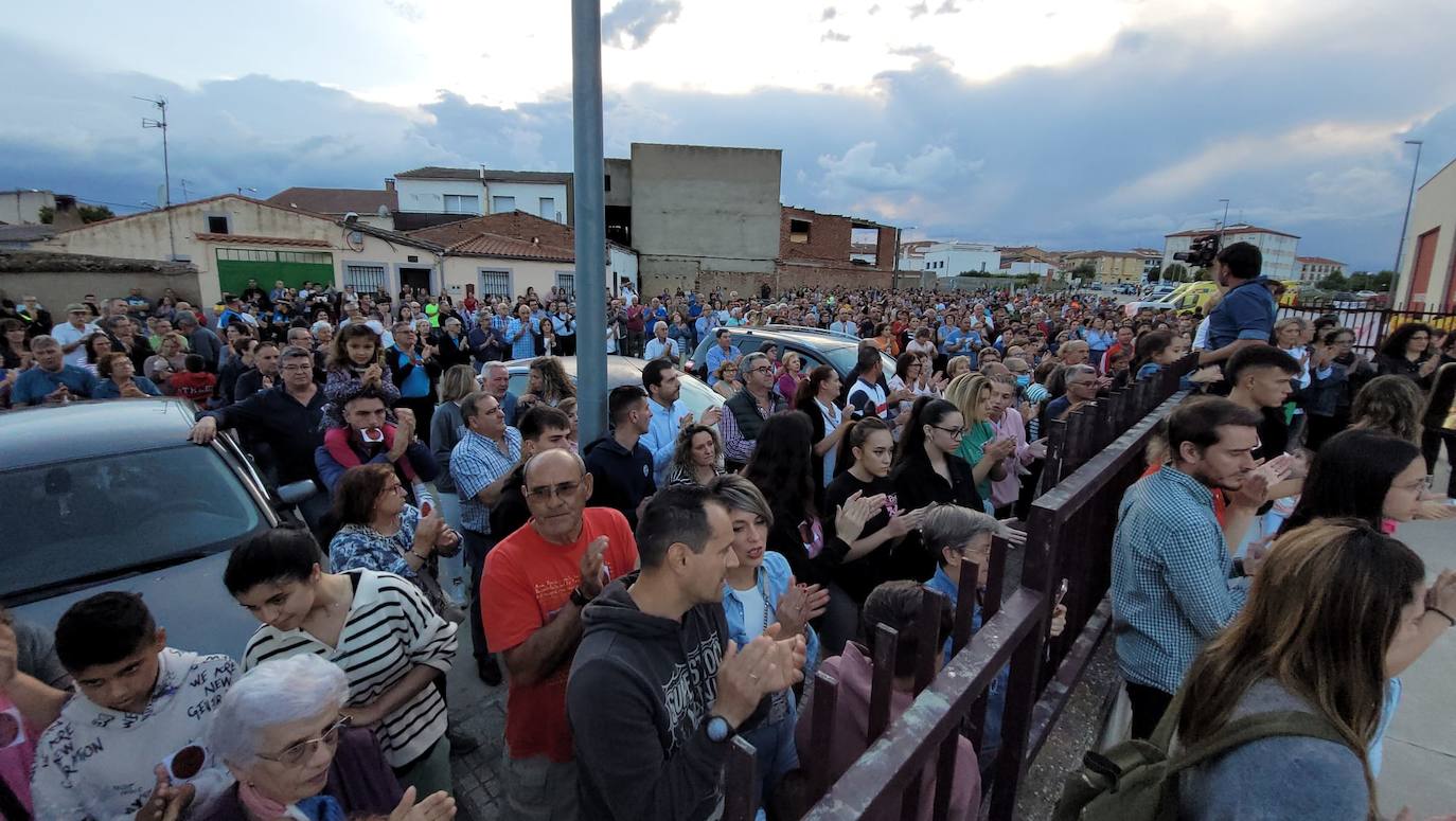 Más de 2.000 personas acompañan a los Bomberos de Ciudad Rodrigo en su despedida