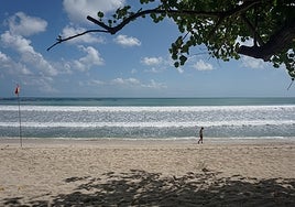 Muere un turista español en una playa de Bali