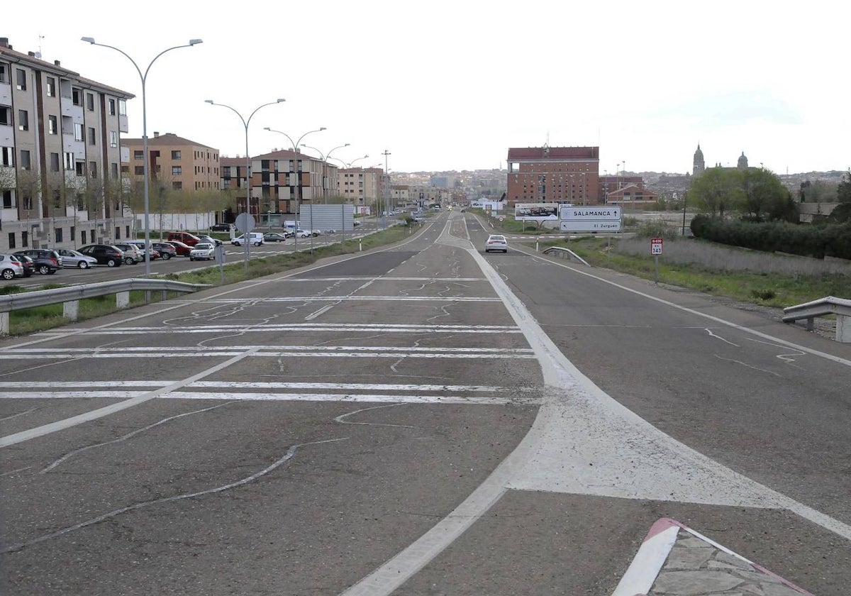 El hombre fue encontrado en la avenida de Saavedra y Fajardo, en el Zurguén