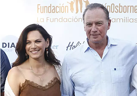 Fabiola Martínez y Bertín Osborne en la gala solidaria para recaudar fondos para su asociación.