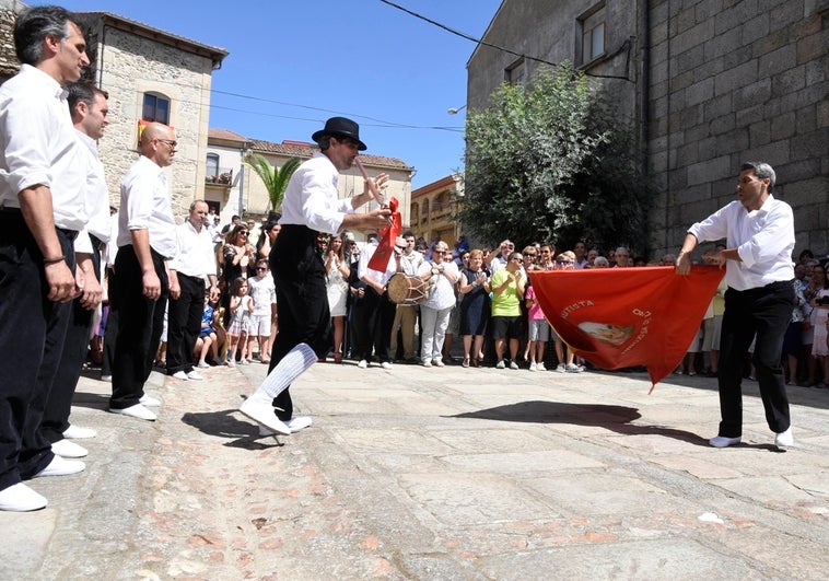 San Juan se materializa en Hinojosa