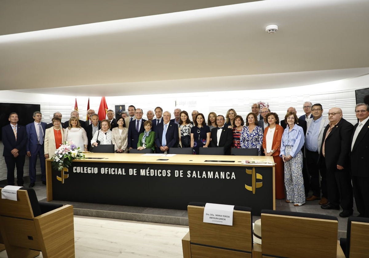 Así ha sido el homenaje a los facultativos jubilados este año en el Colegio de Médicos